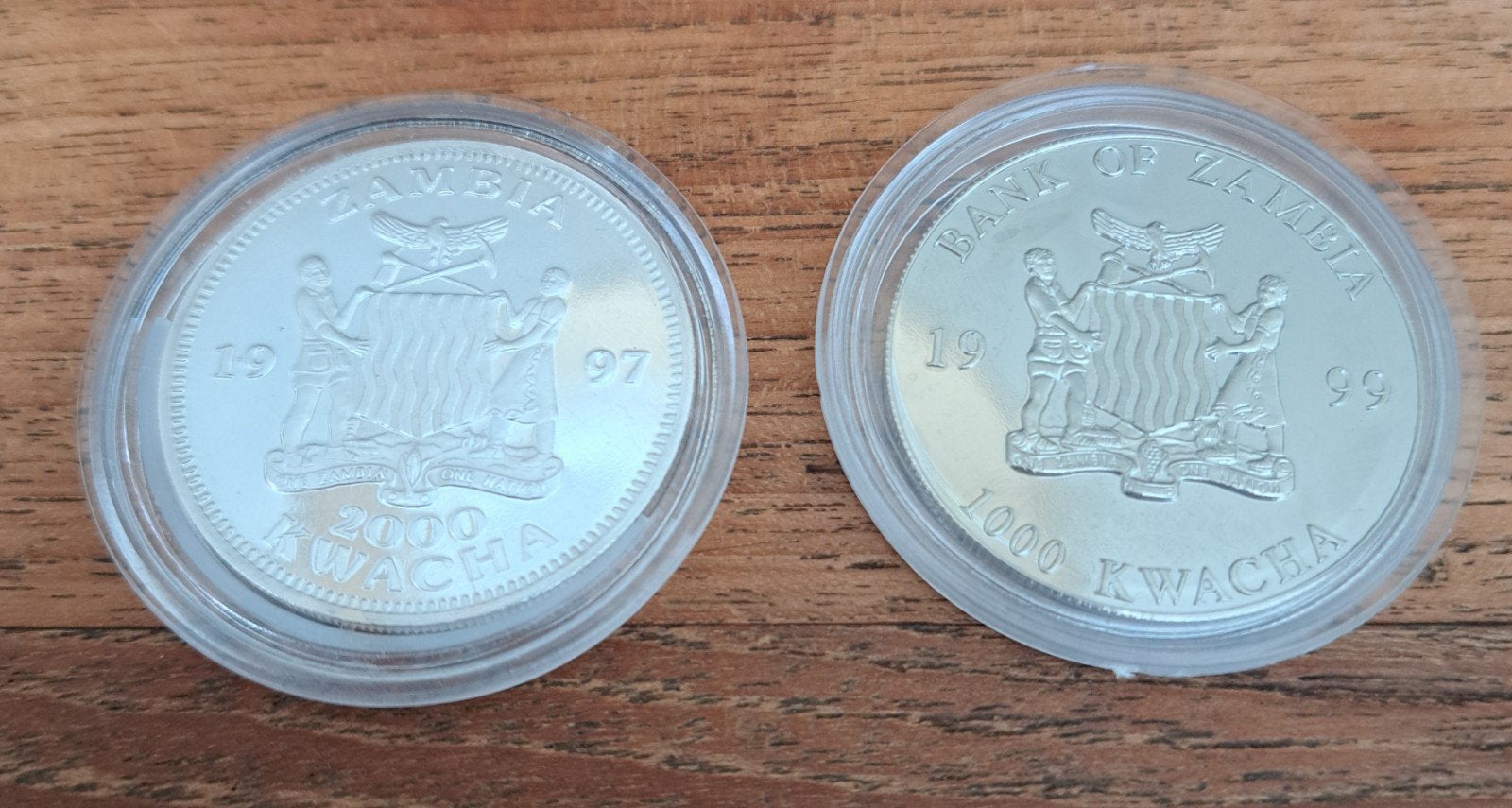Zambia 1000 & 2000 Kwacha Munten - Macau & Da Vinci, Postzegels en Munten, Ophalen of Verzenden, Zambia