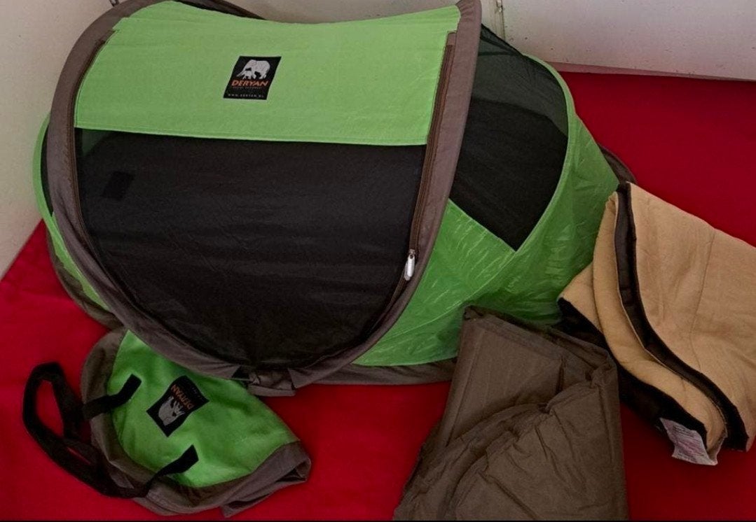 Deryan Tent Campingbedje
zelfopblaasbare matras
lichtgewicht, Kinderen en Baby's, Ophalen of Verzenden, Zo goed als nieuw, Reisbedje