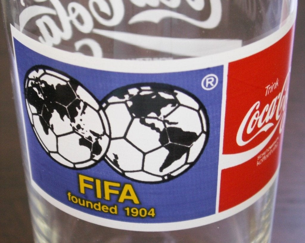 Duits Coca Cola voetbal glas Achterzijde logo Fifa 0,3L, Verzamelen, Ophalen of Verzenden, Nieuw, Bierglas