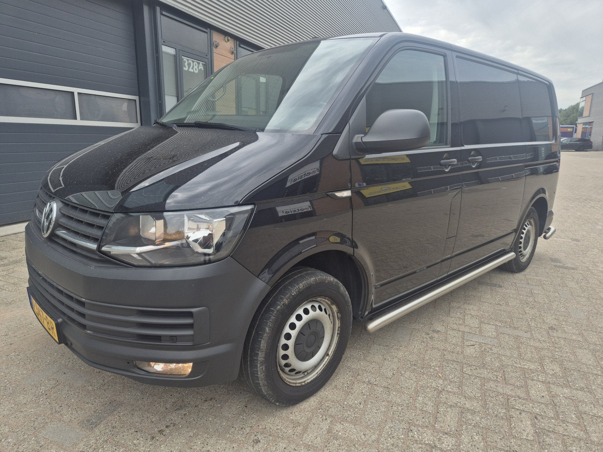 Volkswagen Transporter 2.0 TDI 150pk dsg hondenvervoer Highl, Dealer onderhouden, Gebruikt, 4 cilinders, 150 pk