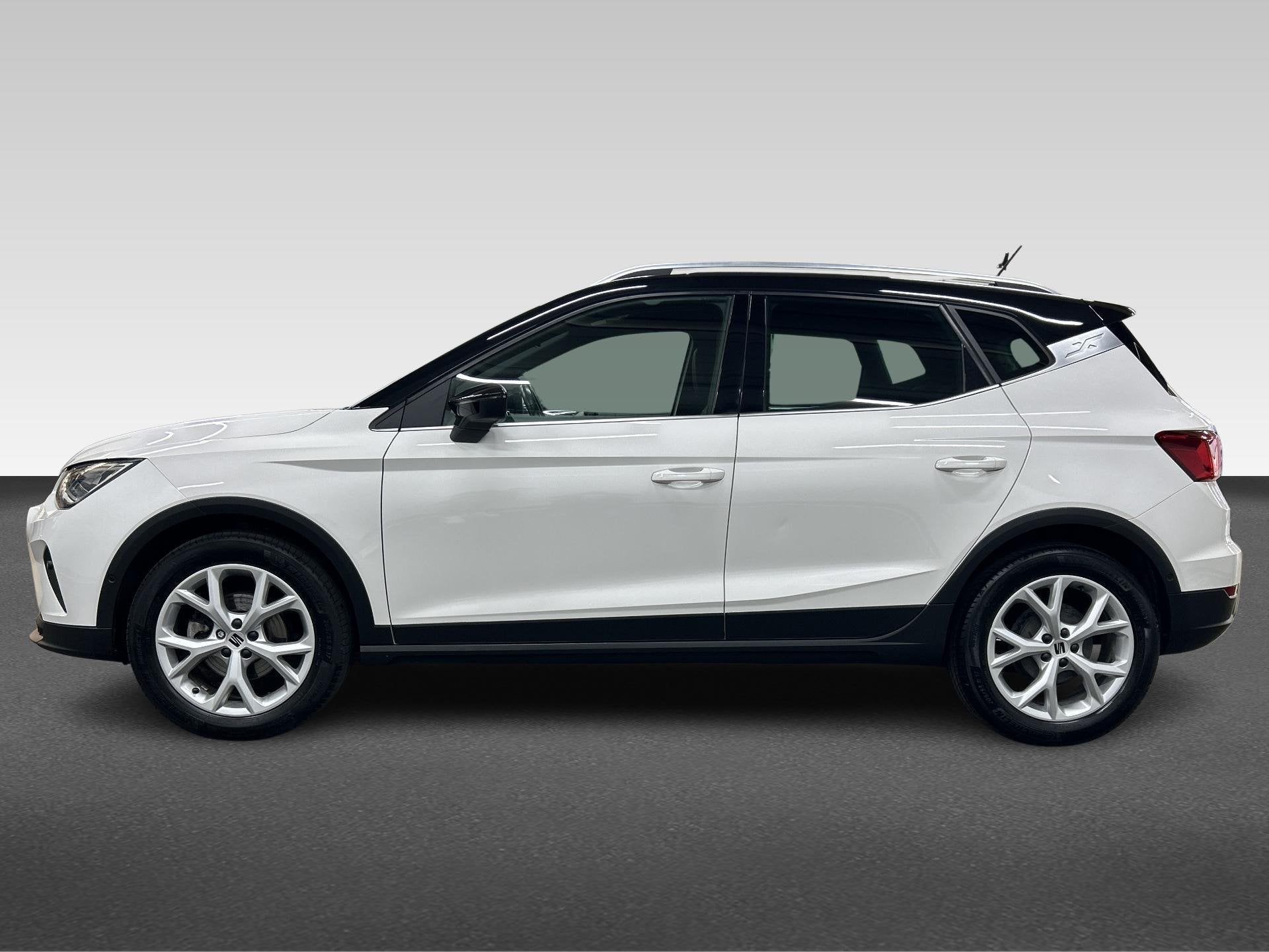 SEAT Arona 1.0 TSI FR Business Intense, Voorwielaandrijving, Gebruikt, 95 pk, Alcantara
