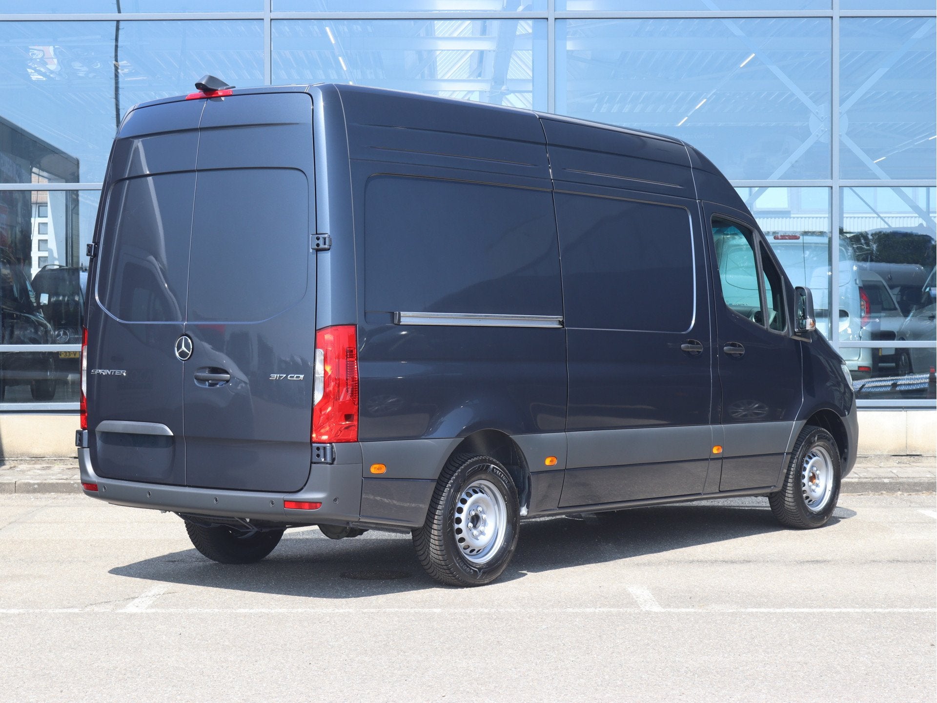 Mercedes-Benz Sprinter Sprinter 317 CDI GB L2 RWD PRO, Auto's, Bestelauto's, Automaat, 2202 kg, Zwart, 4 cilinders