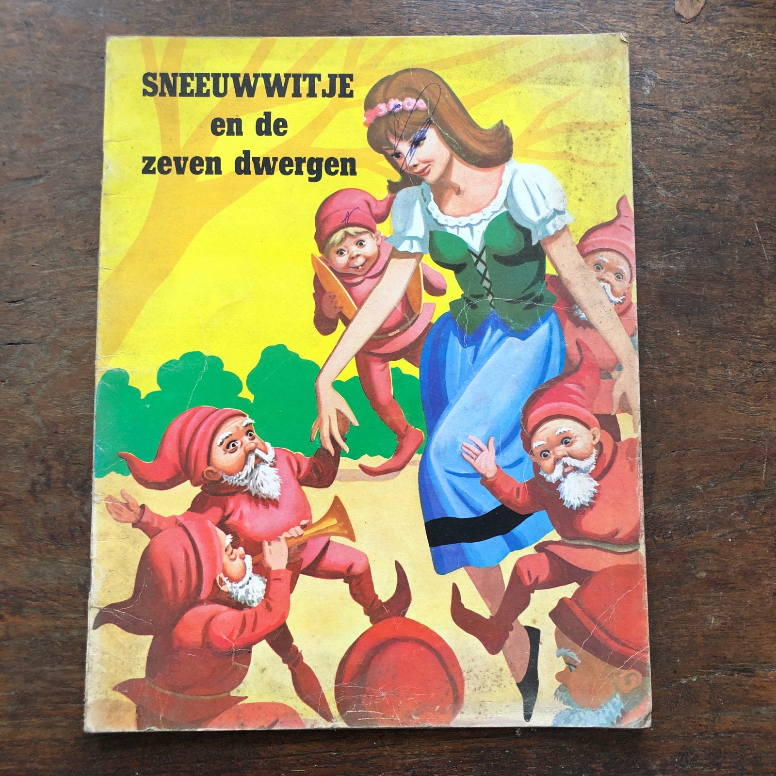 Sneeuwwitje en de zeven dwergen - Cuento-Color, Eén stripboek, Ophalen of Verzenden, Gelezen