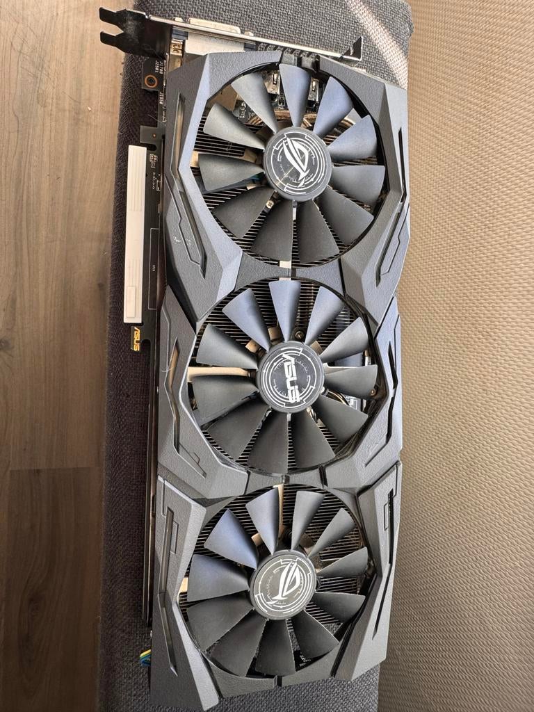 ASUS ROG Strix Grafische Kaart - Krachtige Gaming Prestaties, Computers en Software, Videokaarten, HDMI, GDDR6, PCI-Express 4