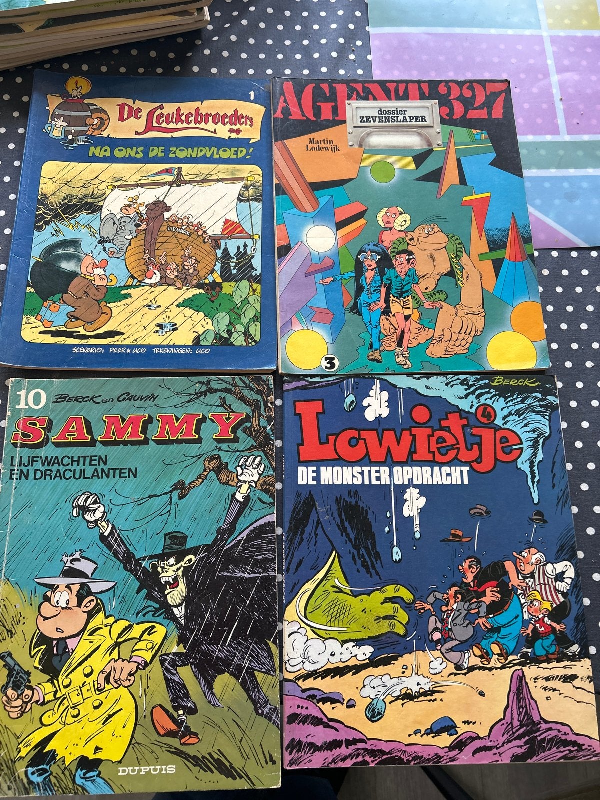4 stripboeken: De Leuke Broeders, Agent 327, Sammy, Lowietje, Meerdere stripboeken, Ophalen of Verzenden, Gelezen