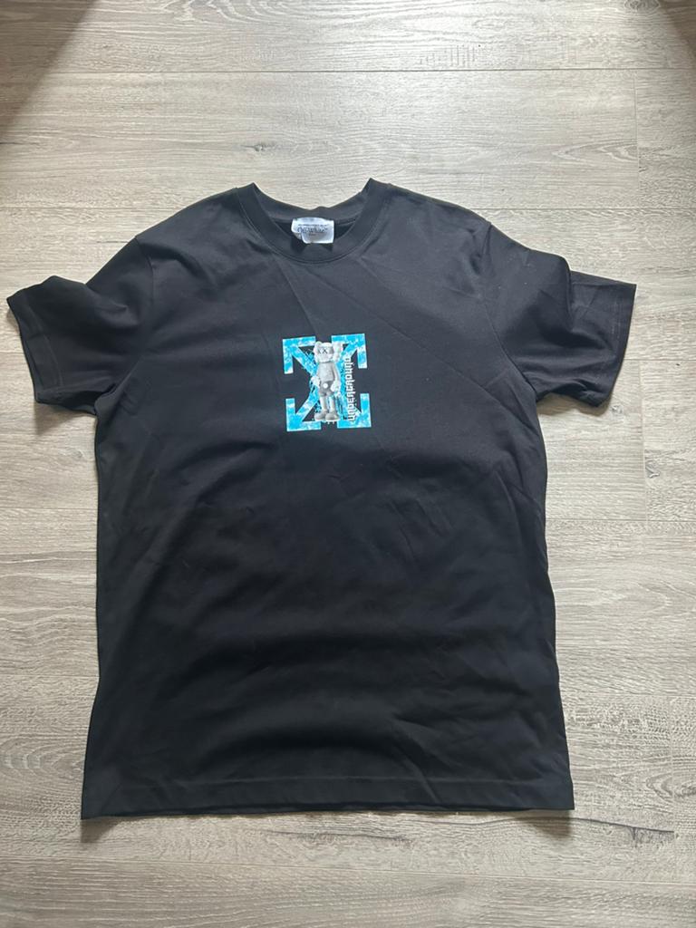 Off-White x Kaws Underground T-shirt Zwart, Kleding | Heren, Ophalen of Verzenden, Zo goed als nieuw, Maat 48/50 (M), Zwart