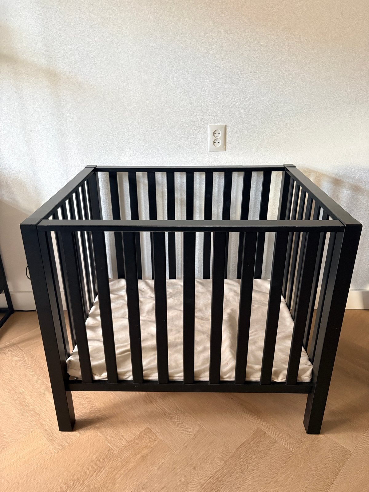 Europe Baby Casper 2 Box - Mat Zwart met Boxmat, Ophalen, Gebruikt, Vierkant, Boxkleed