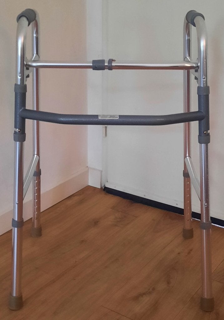 Looprek /  Loop Rek /  Opvouwbaar /  Aluminium  ( z.g.a.n. ), Diversen, Looprekken, Ophalen of Verzenden, In hoogte verstelbaar