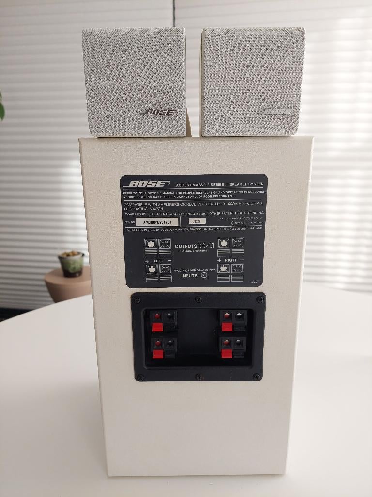 Bose Acoustimass 3 Series III – Wit – Complete Set (2x), Gebruikt, Ophalen of Verzenden, Bose, Minder dan 60 watt