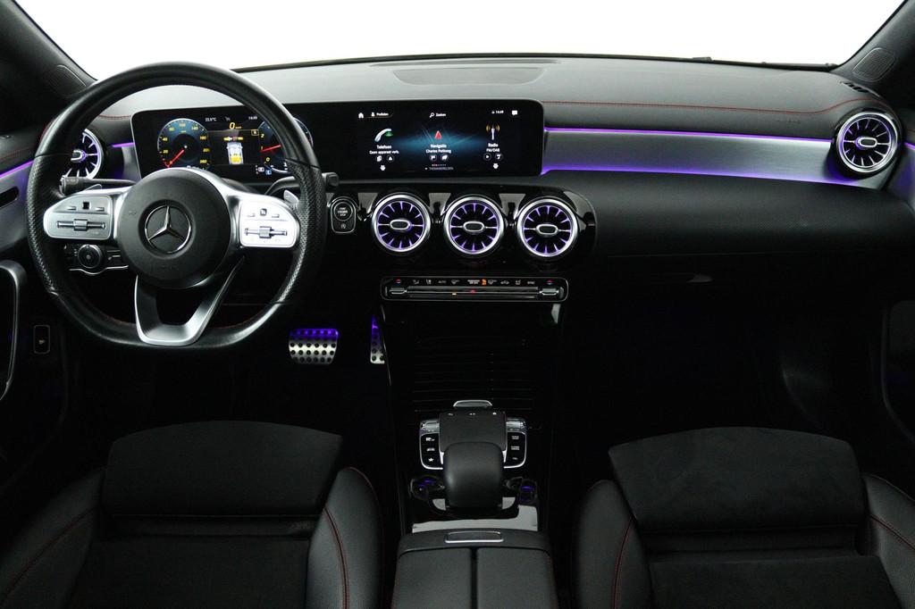 Mercedes-Benz CLA-klasse 180 Business Solution AMG (PANORAMA, CLA, 136 pk, Gebruikt, 4 cilinders