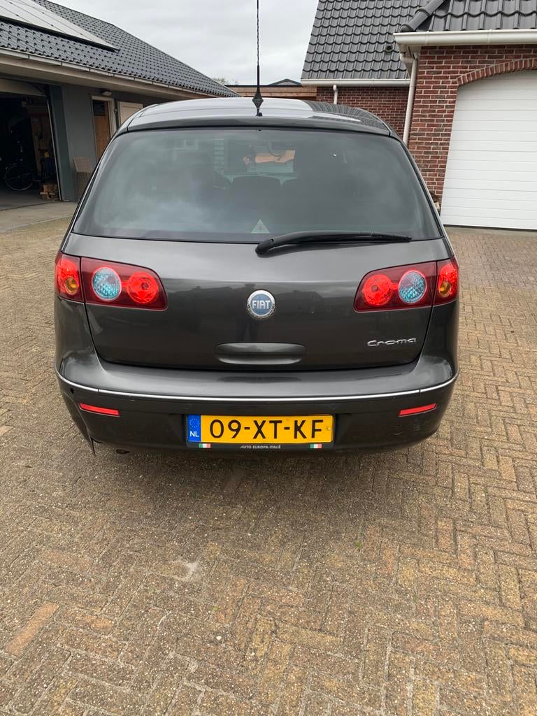 Fiat Croma 2.2 16V AUT 2007 Grijs, Auto's, Fiat, 4 cilinders, 700 kg, 1505 kg, Grijs