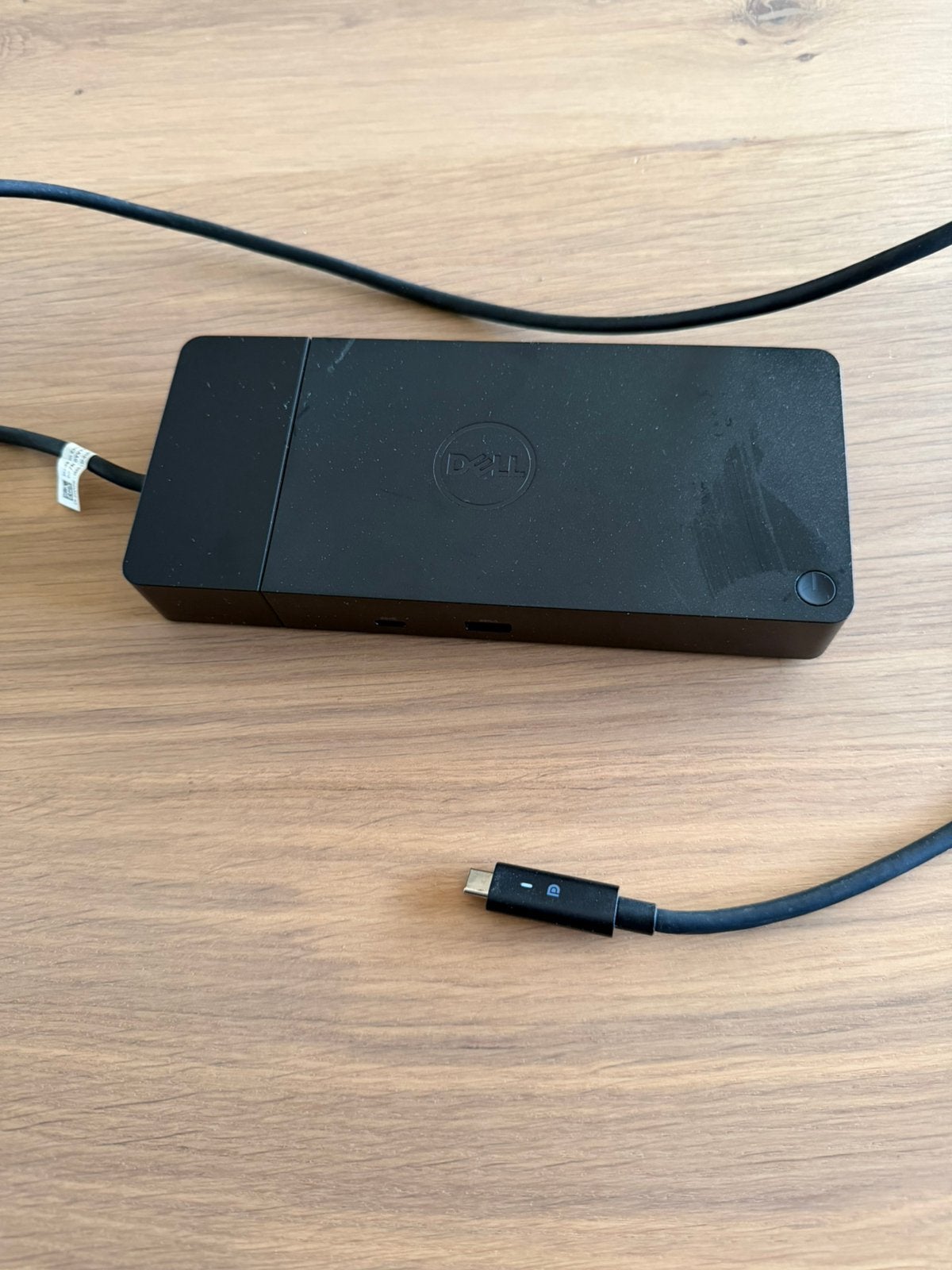 Dell WD19 dockingstation met lader 130w. €35, Computers en Software, Dockingstations, Ophalen of Verzenden