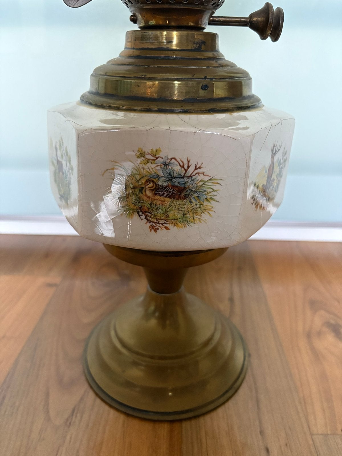 Antieke Petroleum Olielamp met Wildtaferelen, Ophalen