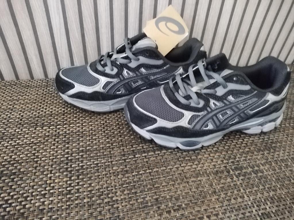 Nieuwe Asics sneakers, Ophalen of Verzenden, Nieuw