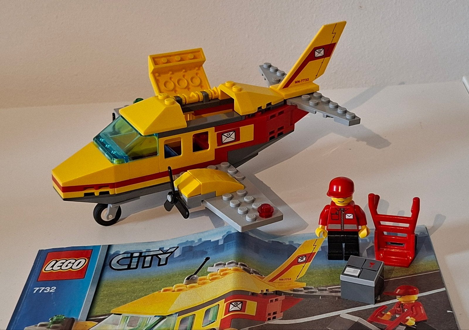 Lego City 7732 Postvliegtuig met minifiguur en instructies, Lego, Ophalen of Verzenden, Inclusief instructies, Complete set