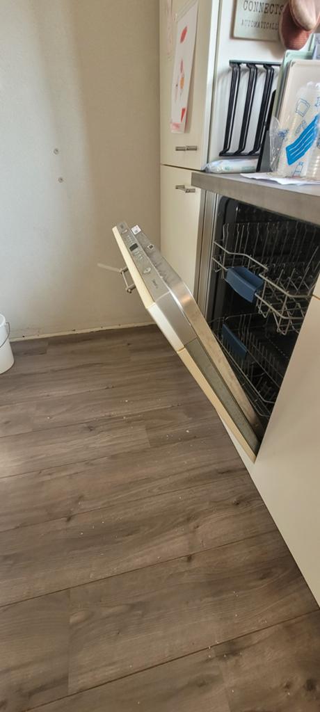 Goed werkende Bosch vaatwasser, 5 jaar oud, Gebruikt, Minder dan 85 cm, 60 cm of meer, Minder dan 10 liter