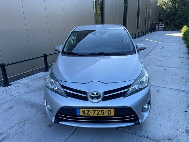 Toyota Verso 1.8 16v VVT-i Dynamic 7P (bj 2016, automaat), Auto's, Toyota, Gebruikt, Euro 6, 4 cilinders, 7 stoelen