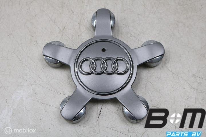 1 losse naafkap Audi Q5 8R 8R0601165, Gebruikt, Band(en)