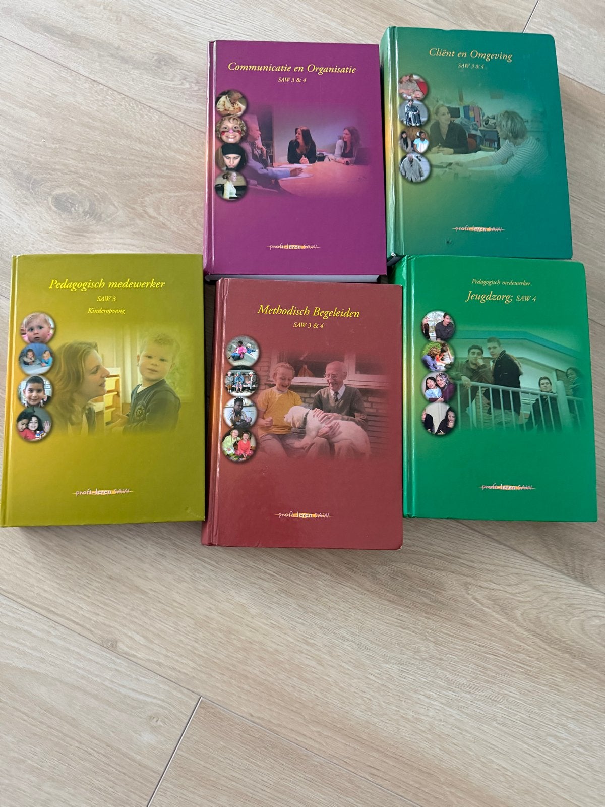 MBO SAW 3 & 4 Boeken: Communicatie, Pedagogisch Medewerker, Boeken, Studieboeken en Cursussen, Ophalen of Verzenden, Gamma, Zo goed als nieuw