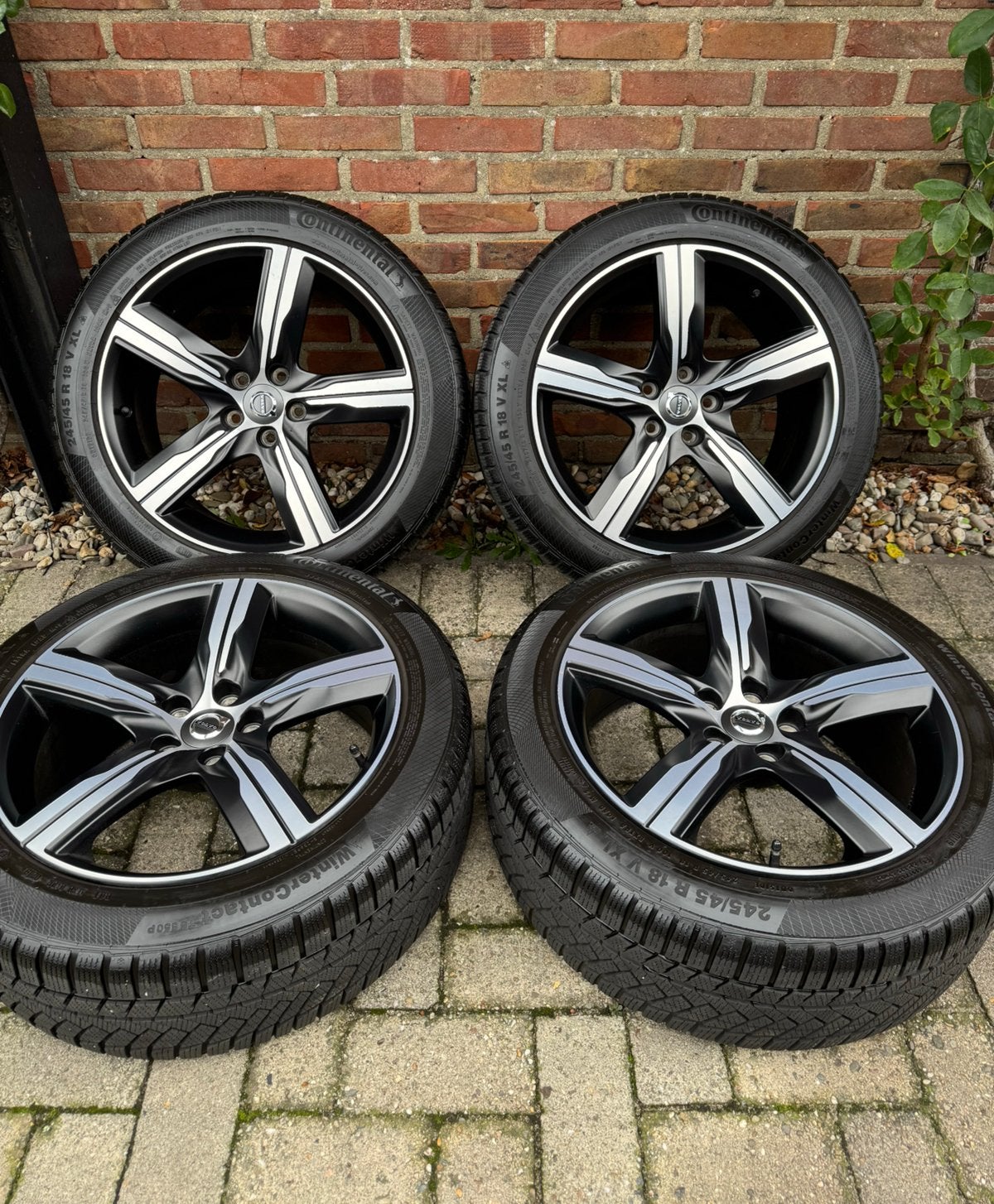 Volvo 18 INCH 5-Spaak R Design winterset V90 S90 V60 S60, Auto-onderdelen, 18 inch, 245 mm, Banden en Velgen, Personenwagen