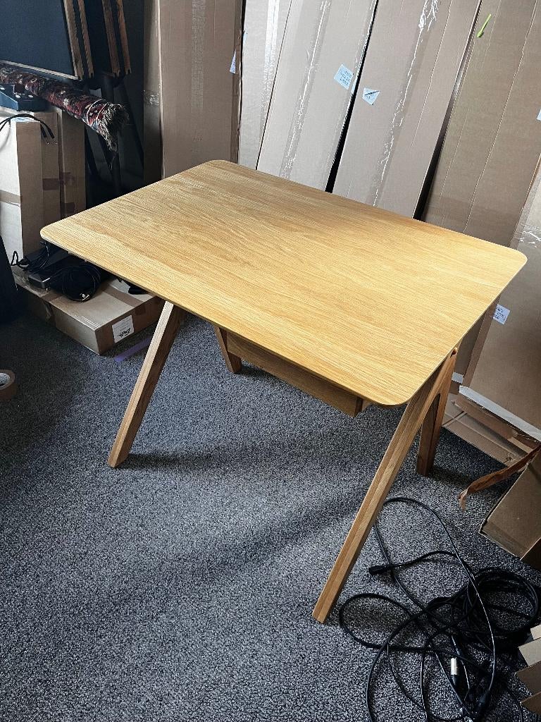 Wilkinson bureau - Made com - Scandi / Scandinavisch - eiken, Huis en Inrichting, Bureaus, Ophalen, Scandinavisch, Bruin, Zo goed als nieuw