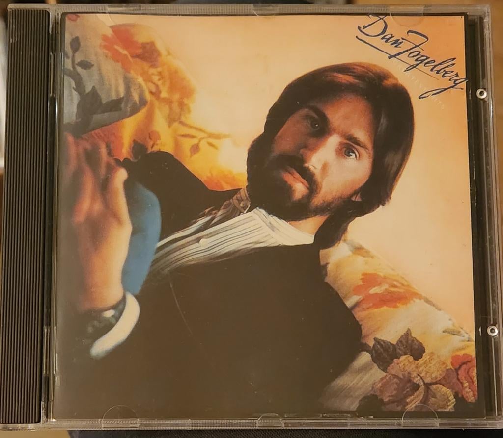 Softrock CD Dan Fogelberg 1982 Greatest Hits KRASVRIJ, Ophalen of Verzenden, Zo goed als nieuw, Poprock