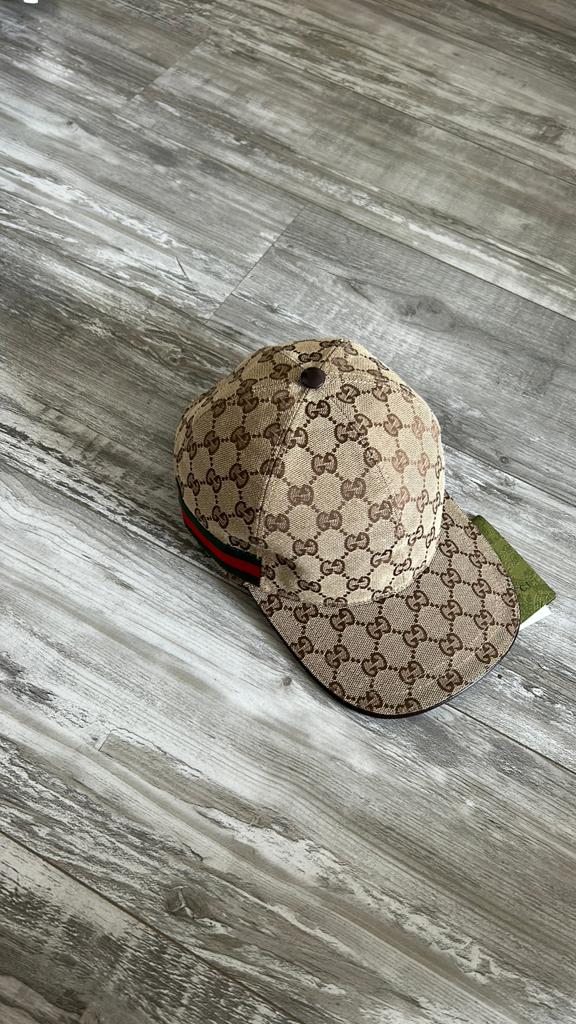 Beige Gucci pet 1.1, Ophalen of Verzenden, Zo goed als nieuw