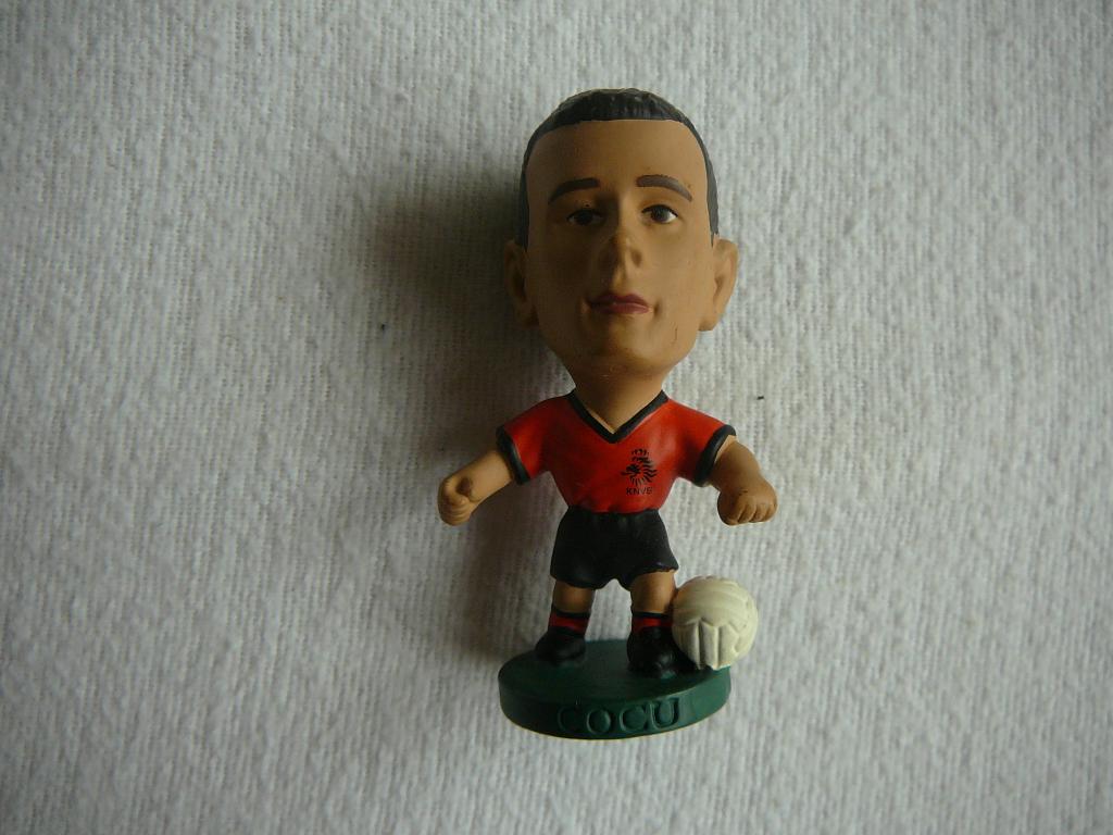 Cocu, team Holland edison int. 1, Verzamelen, Sportartikelen en Voetbal, Ophalen of Verzenden, Beeldje of Poppetje
