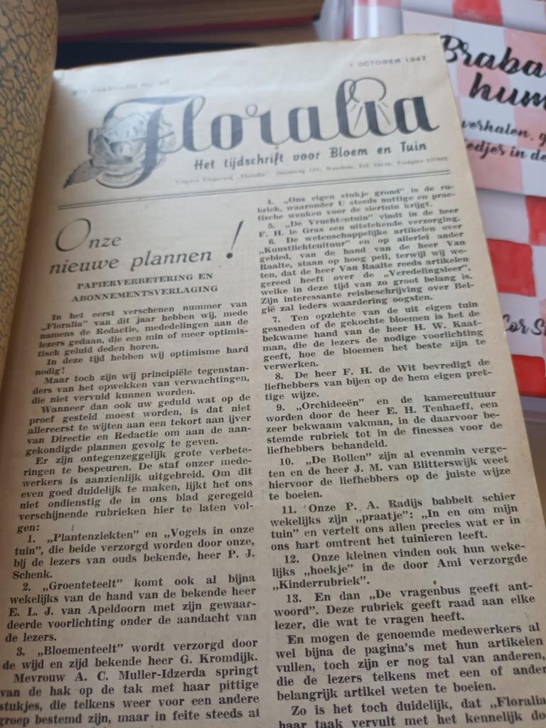 Floralia: Tijdschrift voor Bloem en Tuin - Oktober 1947, Ophalen of Verzenden, Gelezen, Overige typen
