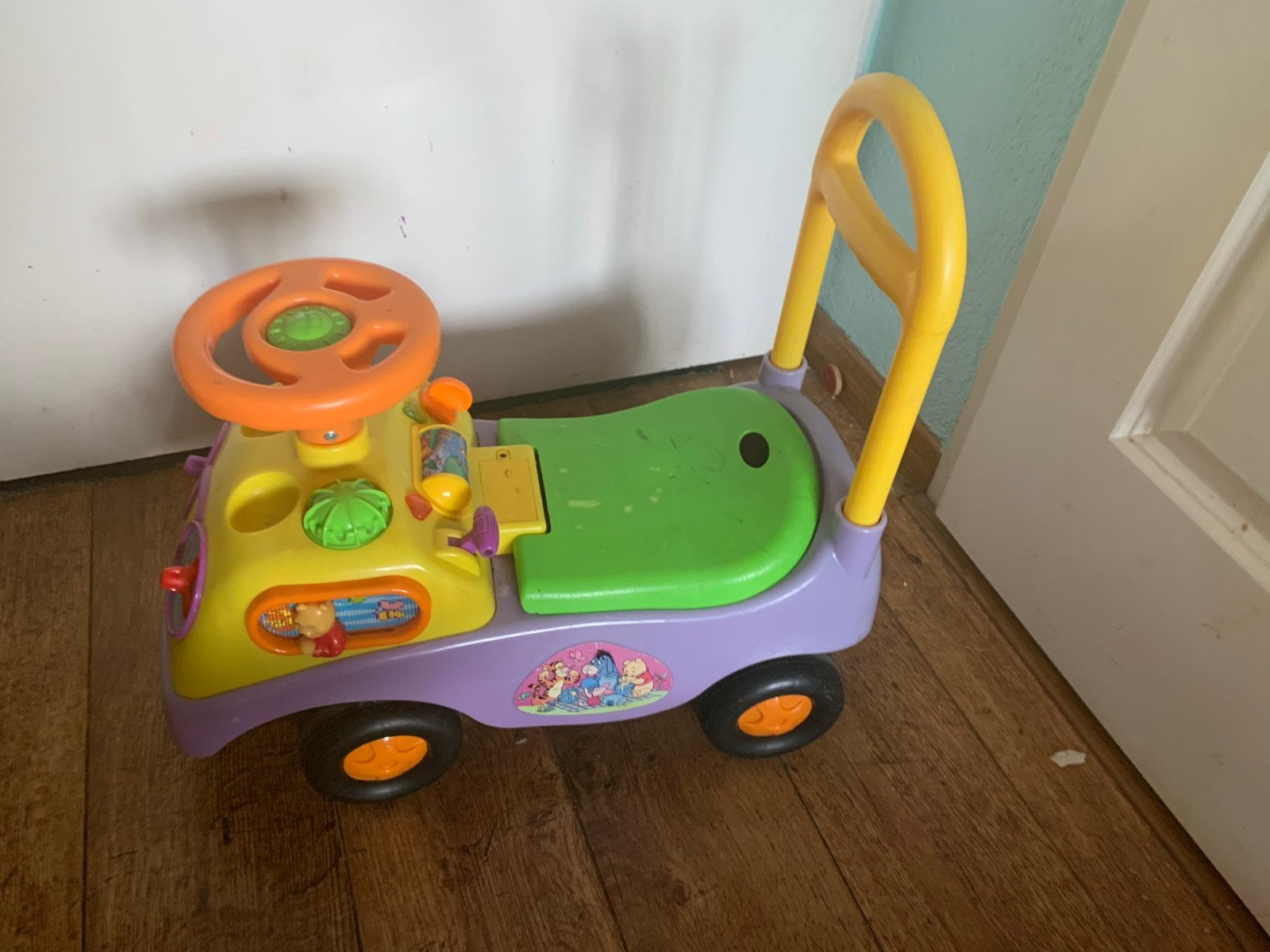 Loopauto met muziek 5€, Ophalen of Verzenden, Gebruikt, Loopvoertuig