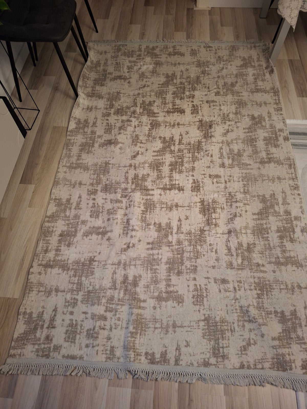 Modern tapijt met abstract patroon - Zo goed als nieuw, Huis en Inrichting, 100 tot 150 cm, Modern, Abstract, Avangard, Ophalen of Verzenden