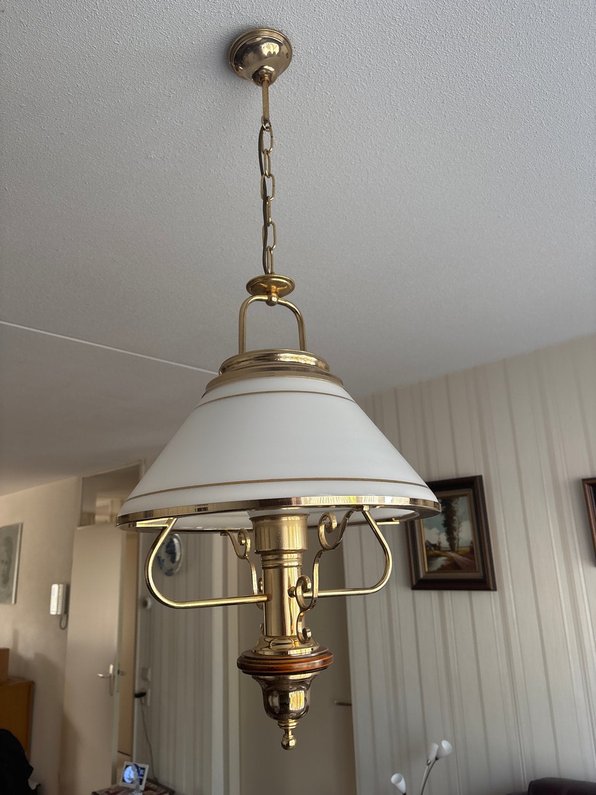 Klassieke hanglamp met messing en opaalglas, Ophalen, Gebruikt, Glas, E27 (groot)