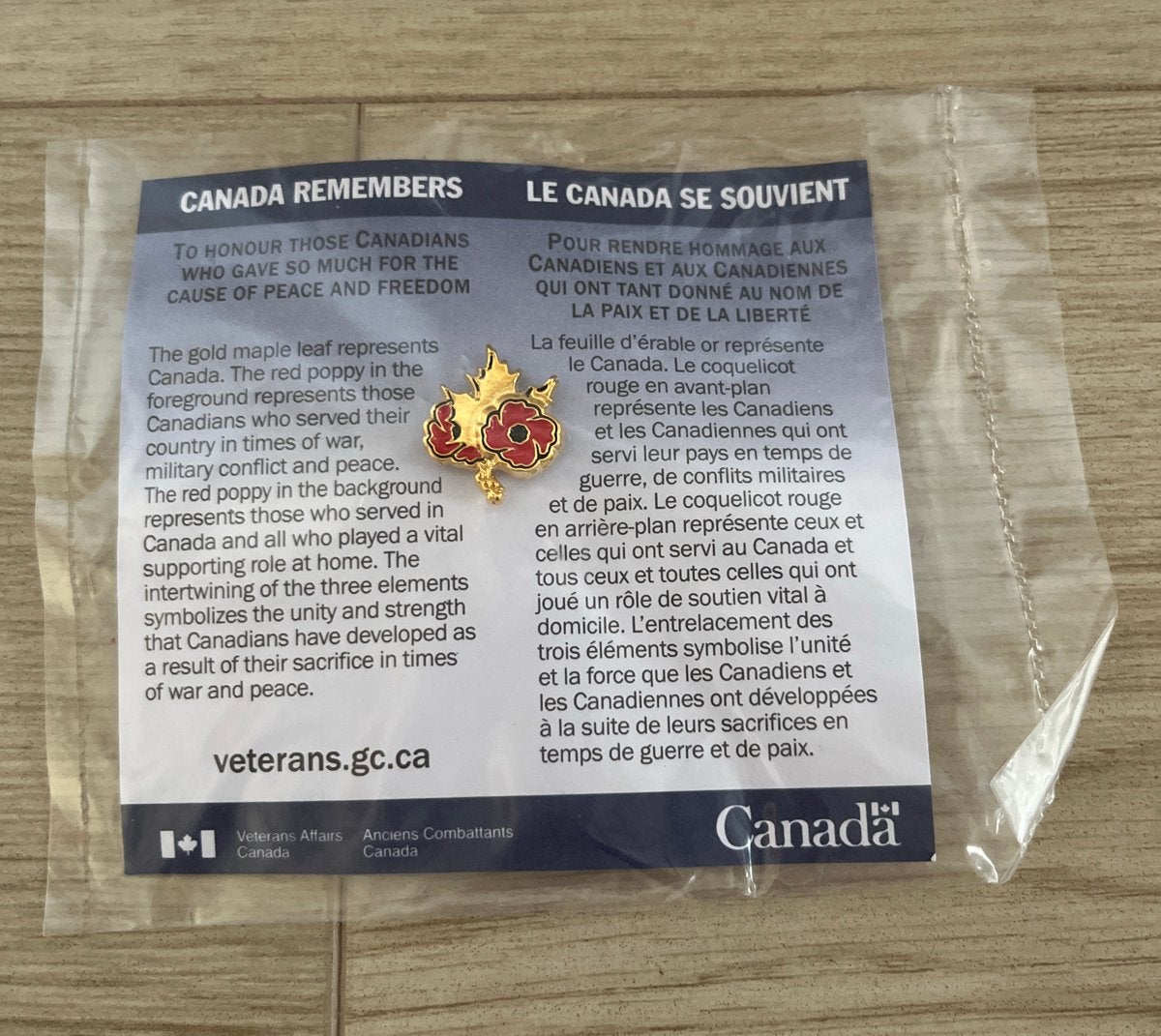Canada Remembers Speldje - oorlog - memorabilia, Ophalen of Verzenden, Nieuw, Overige onderwerpen, Speldje of Pin