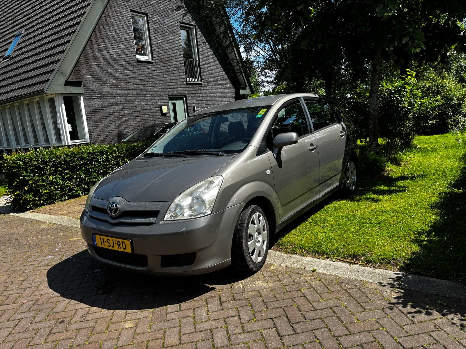 Toyota Corolla Verso 1.8  automaat 7 pers 2006, 1345 kg, 4 cilinders, 129 pk, 7 stoelen