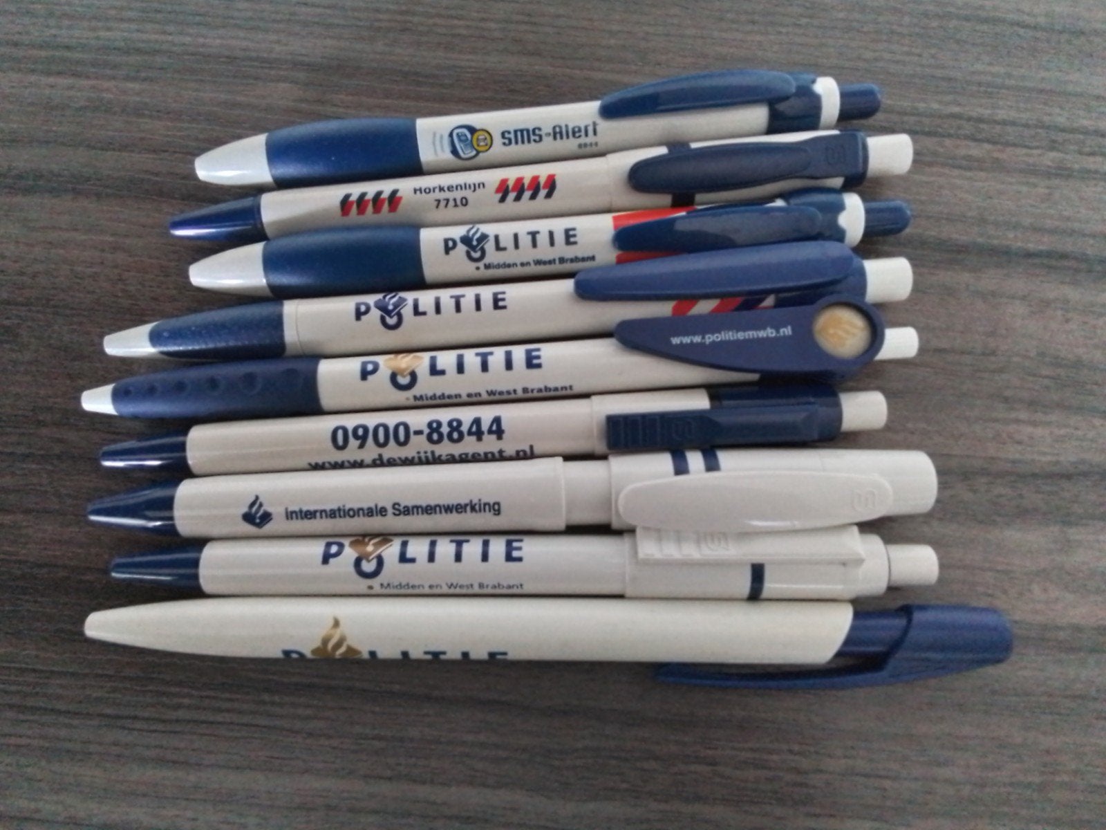 9 verschillende politie pennen
Onbekend of ze nog schrijven, Verzamelen, Ophalen of Verzenden, Balpen, Overige merken