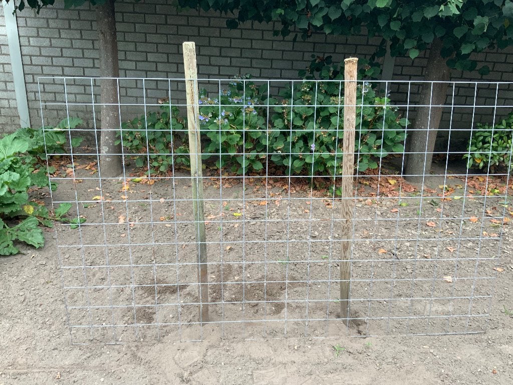 Gegalvaniseerde gaaselementen en houten palen, Tuin en Terras, Palen, Balken en Planken, Ophalen, Palen, Zo goed als nieuw, Hardhout