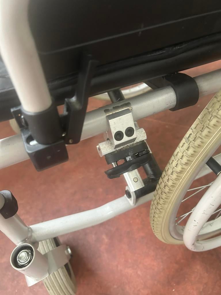 Drive opklabaren rolstoel zonder remmen, Ophalen, Zo goed als nieuw, Duwrolstoel