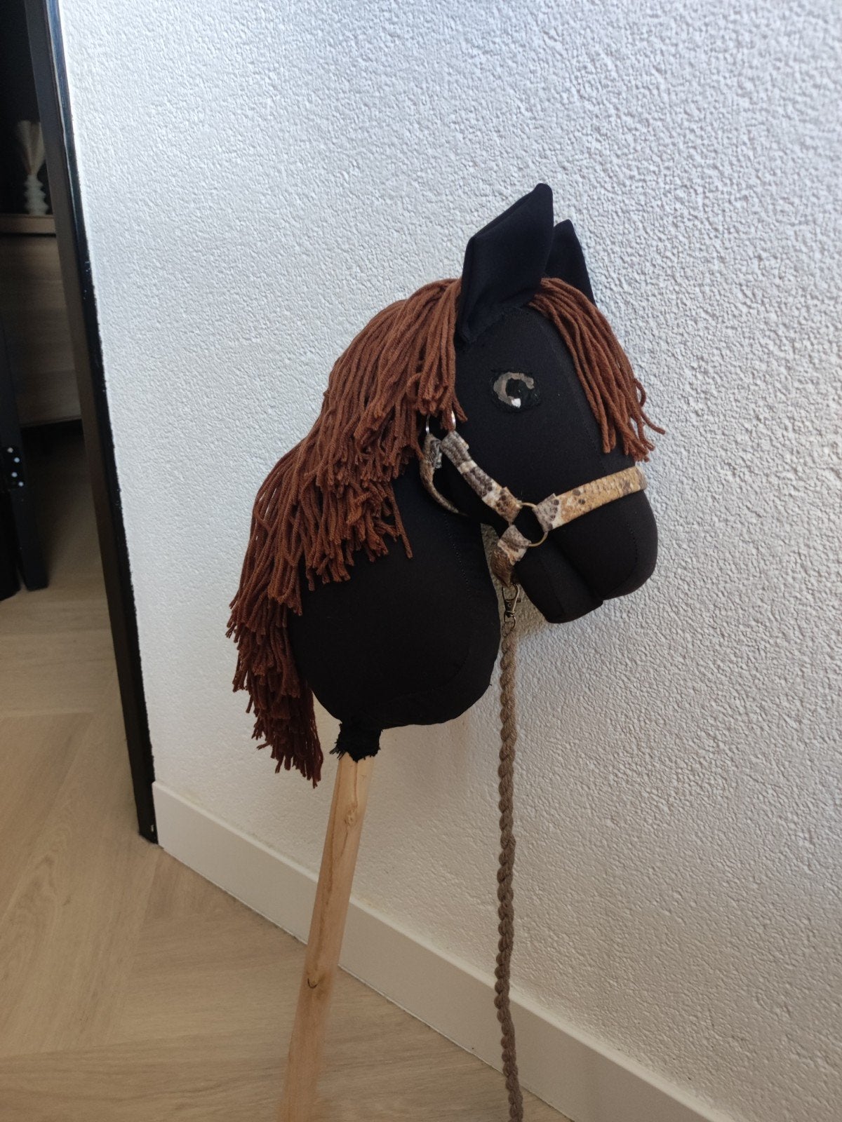 Zwart stokpaard met halster - Hobbyhorse, Ophalen of Verzenden, Nieuw, Jongen of Meisje