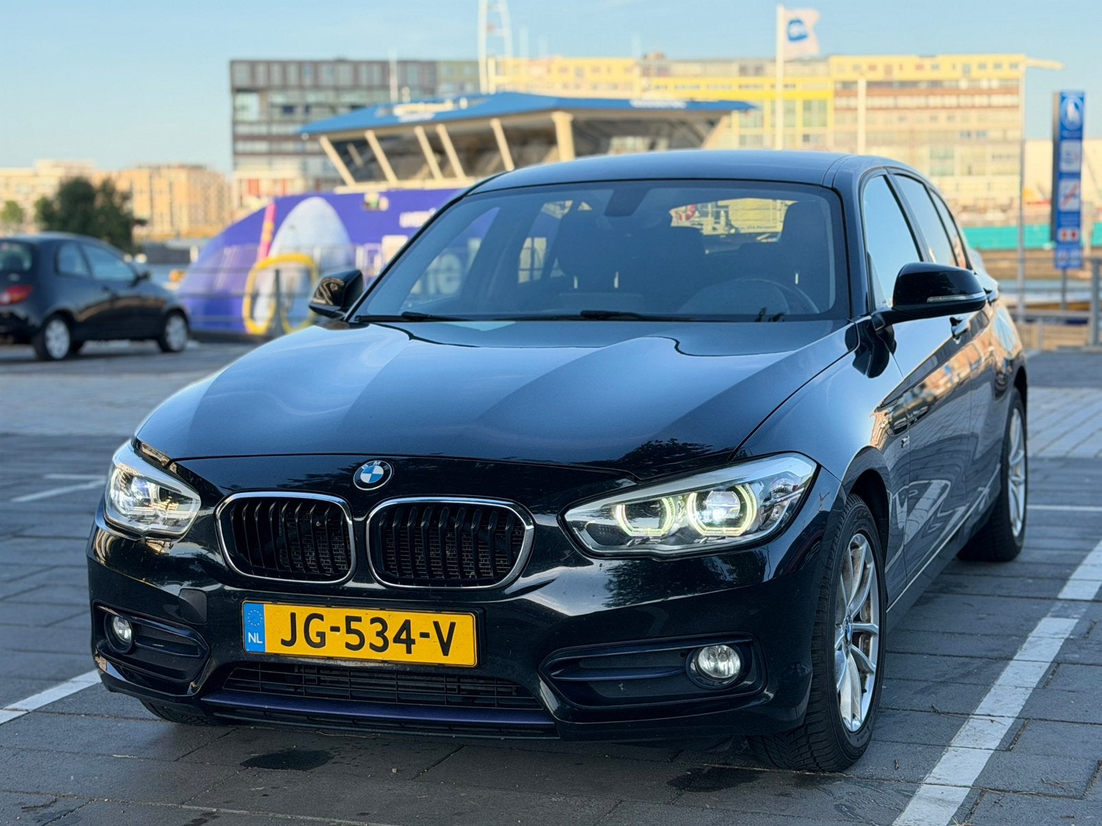 BMW 118i (2016)  Origineel NL | NAP | APK 03-2027 | Topstaat, 1-Serie, Zwart, Handgeschakeld, Particulier