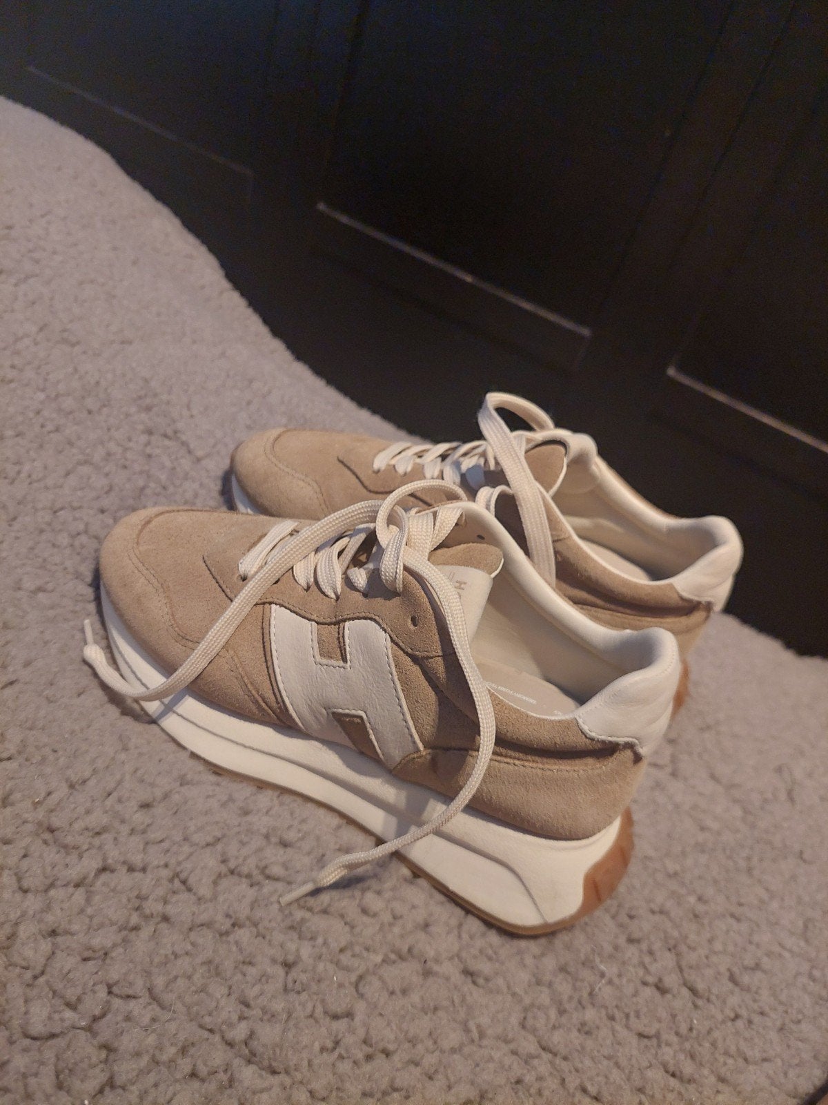 Hogan H641 Runner Sneakers - Maat 37 (valt als 38), Kleding | Dames, Schoenen, Beige, Ophalen of Verzenden, Sneakers of Gympen