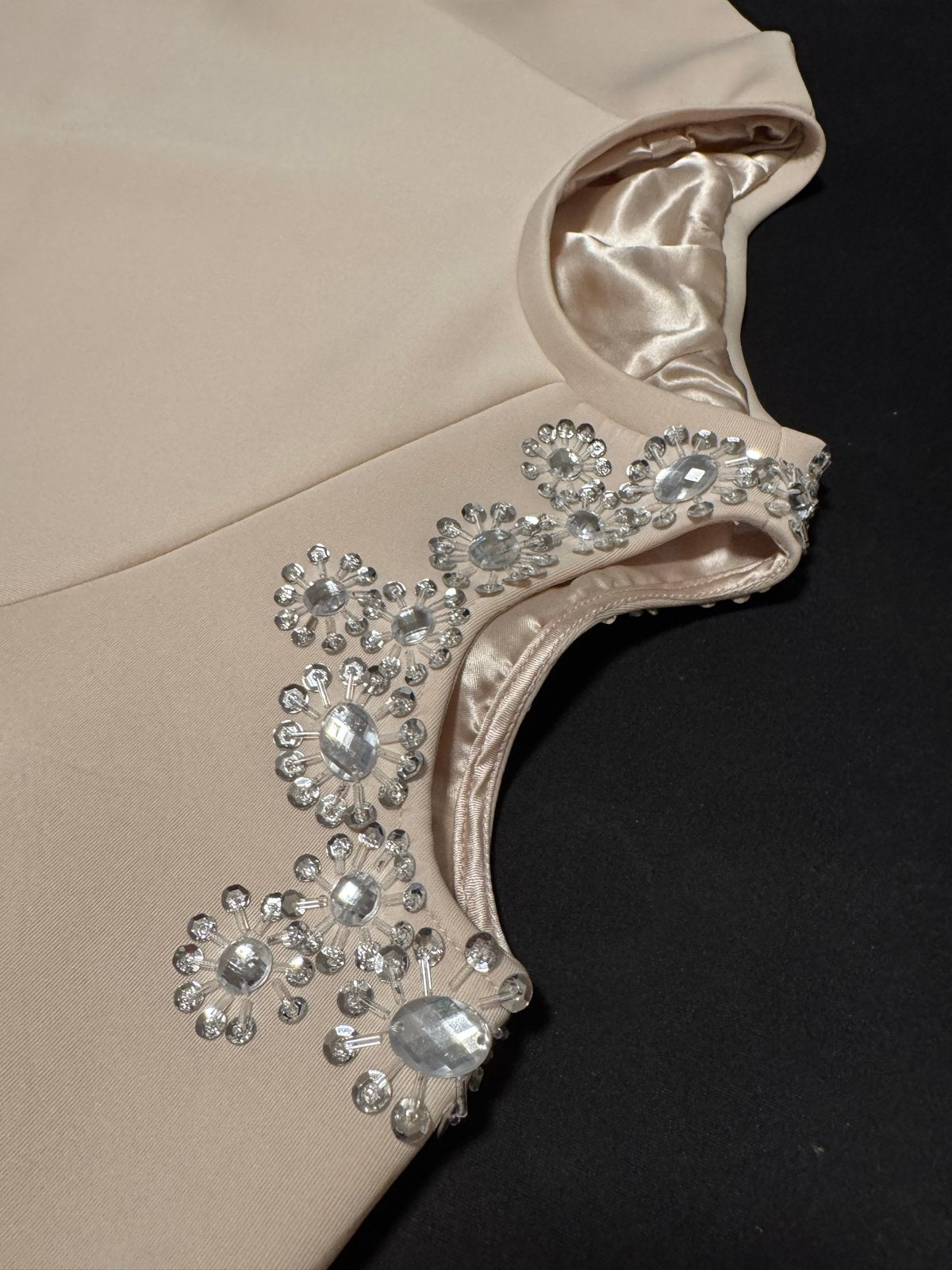 Crèmekleurige trui met strass details, Kleding | Dames, Truien en Vesten, Ophalen of Verzenden, Zo goed als nieuw, Maat 38/40 (M)