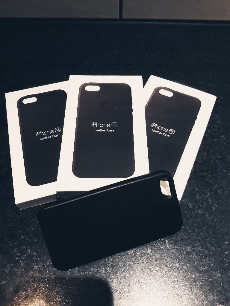 4x Originele Apple iPhone SE / 5 / 5s Leather Case Zwart, Zwart, Nieuw, Hoesje of Tasje, Ophalen of Verzenden