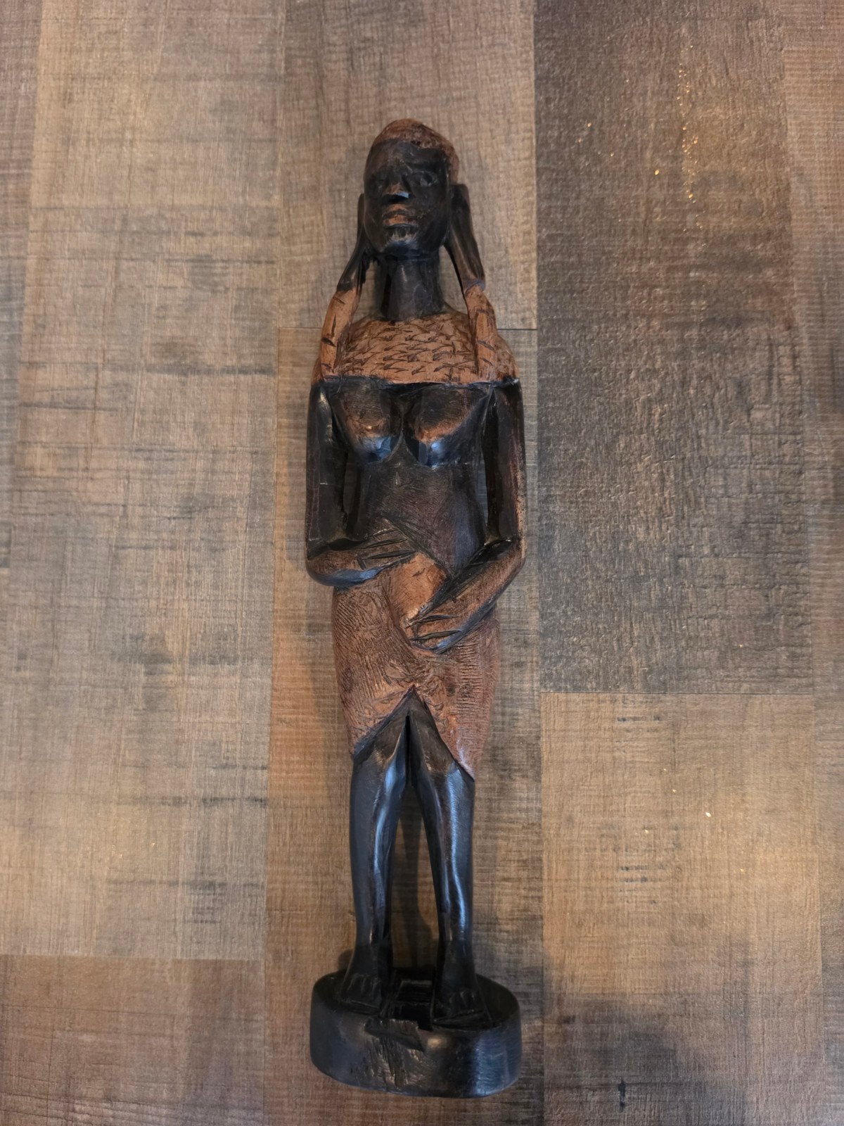 Vintage Afrikaans Houten Beeld - Vrouw met Kind, Ophalen of Verzenden, Handgemaakt, 20 - 50 cm, Beeld