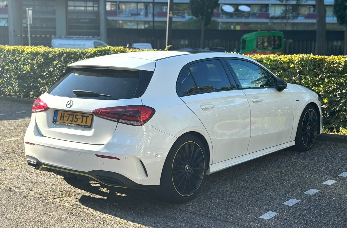 Mercedes-Benz A250 AMG Line| Pano| Head-Up Display |Full Opt, Auto's, BMW, Leder en Stof, Zwart, Origineel Nederlands, Particulier