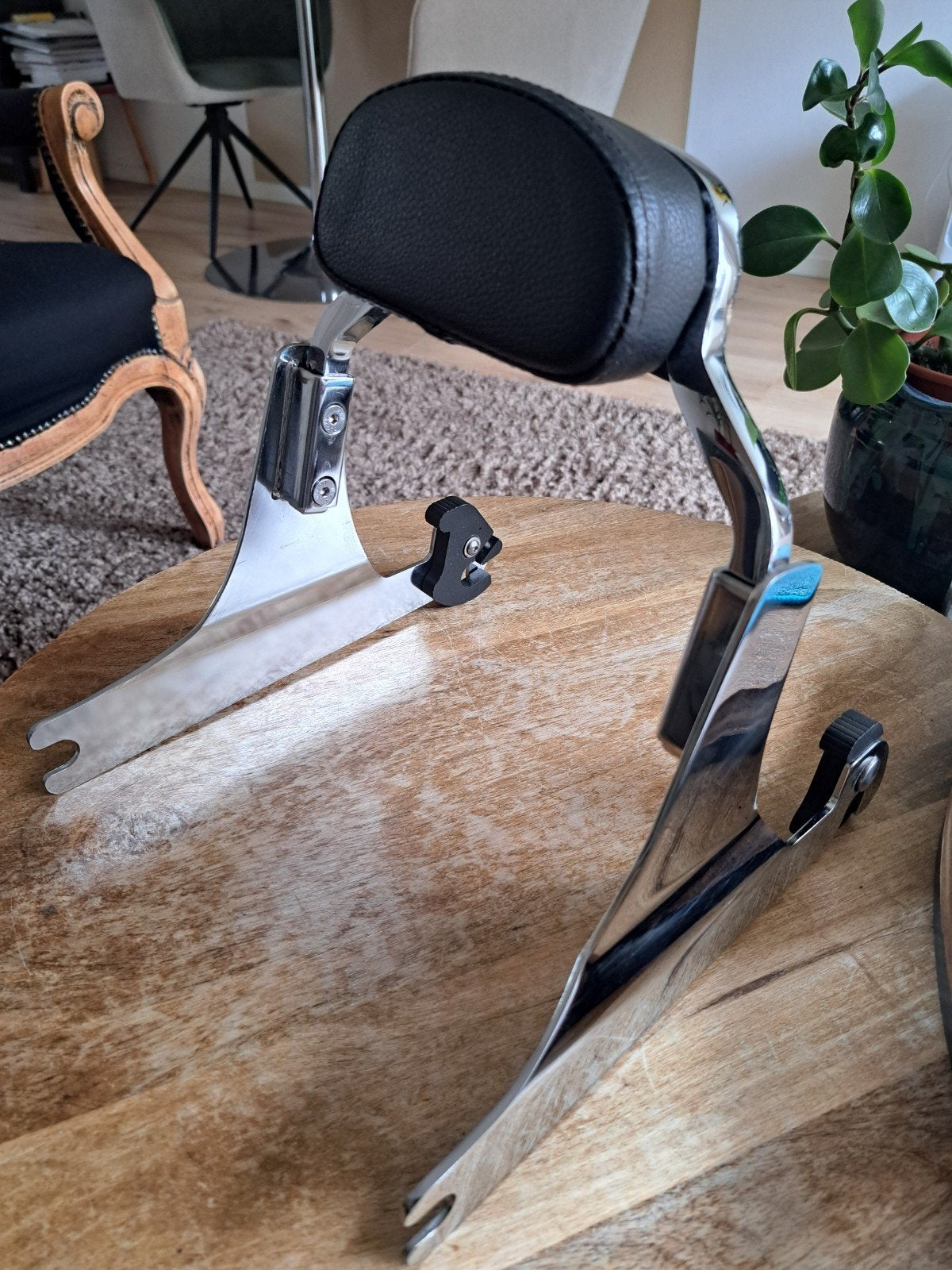detachable sissybar, low. softail, Motoren, Ophalen of Verzenden
