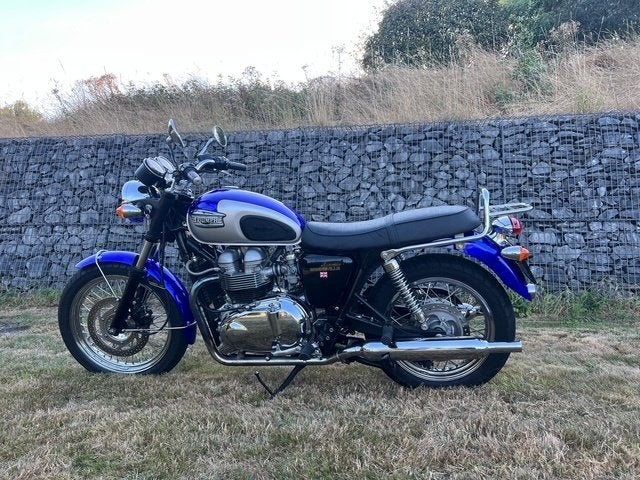 Schitterende Triumph Bonneville T100, 2 cilinders, 790 cc, Occasion, Motorrijbewijs A