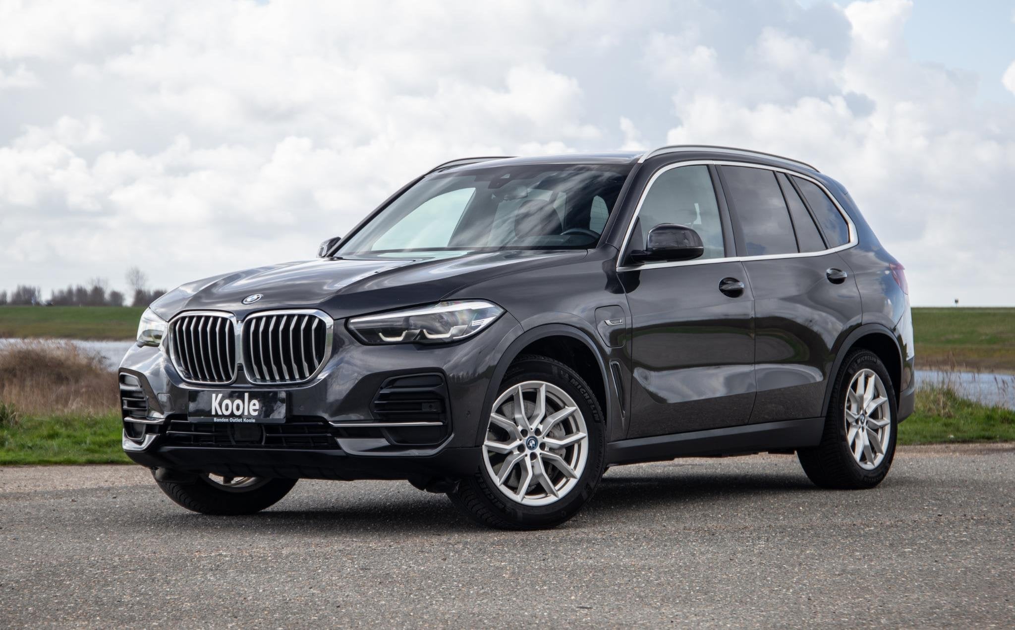 BMW X5 xDrive45e High Executive CARPLAY / CAMERA / DEALER ON, Auto's, Dealer onderhouden, Gebruikt, 394 pk, Vierwielaandrijving