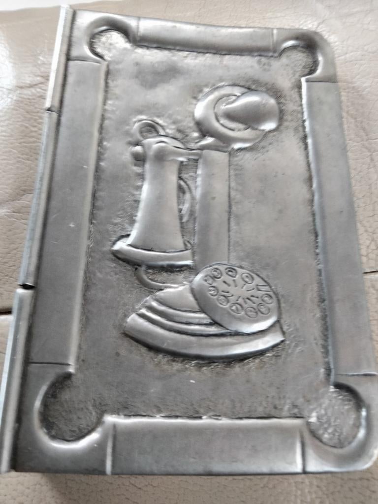 Vintage Etain 95% Telefoonboek - Tin met Telefoon Reliëf, Antiek en Kunst, Antiek | Tin, Ophalen of Verzenden