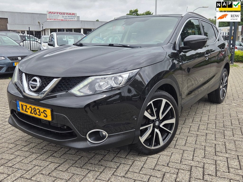 Nissan Qashqai 1.2 Tekna/PANO/CAMERA/TRKHAK/NAVI, Auto's, Nissan, Gebruikt, 4 cilinders, 116 pk, Zwart