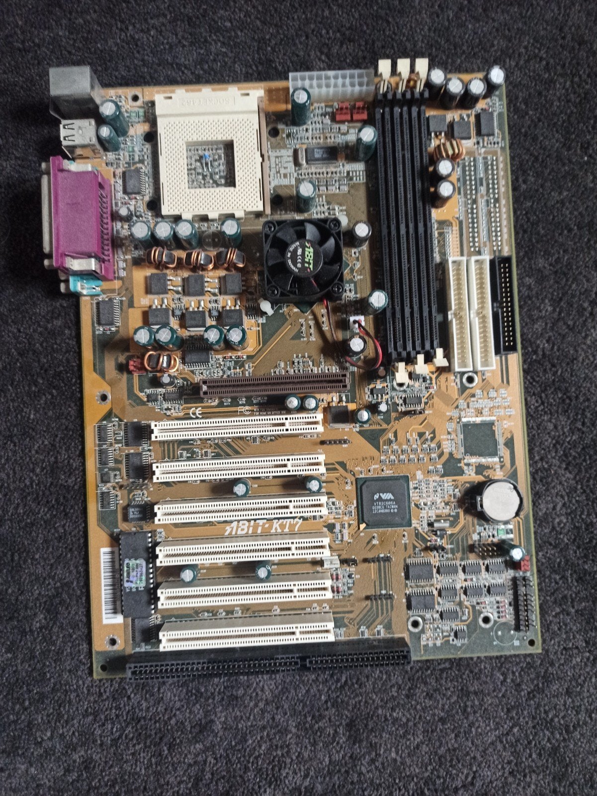 ABIT KT7 Moederbord - Vintage Socket A (462) DDR, Gebruikt, DDR, ATX, AMD